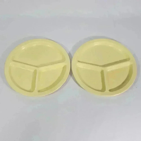 Texas Ware 2‎ Divided Plates Melamine Plastic Yellow Picnic Camp Kid Vintage - Picture 1 of 11